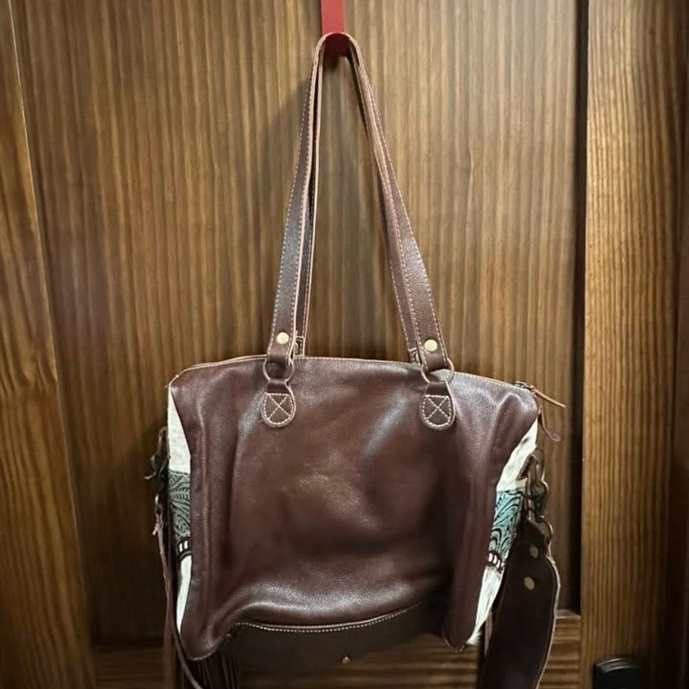 Myra Bag Brown and Cream Shoulder Bag - Picture 2 of 4
